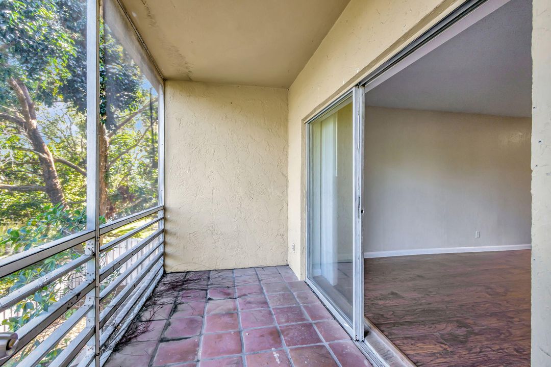 На продажу: $175,000 (2 спален, 2 ванн, 793 Квадратных фут)