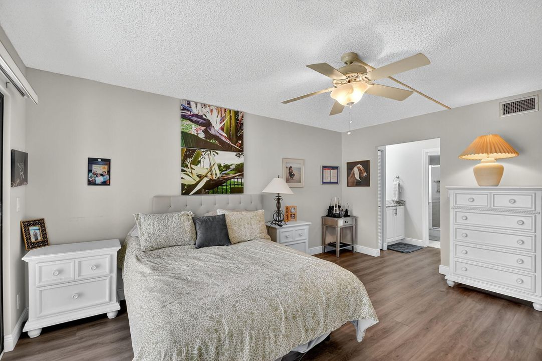 待售: $289,000 (2 贝兹, 2 浴室, 1160 平方英尺)