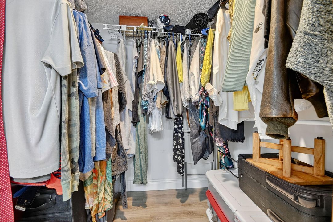 待售: $289,000 (2 贝兹, 2 浴室, 1160 平方英尺)