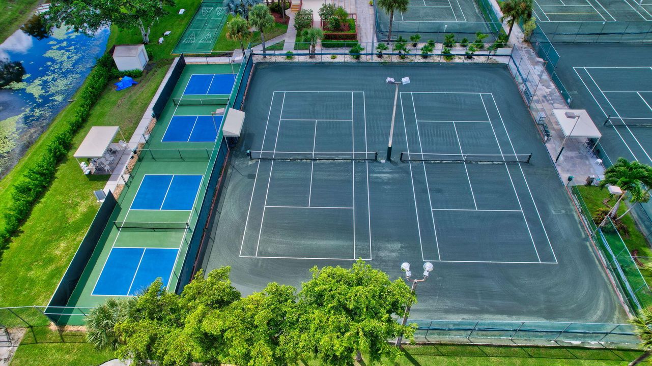 待售: $289,000 (2 贝兹, 2 浴室, 1160 平方英尺)