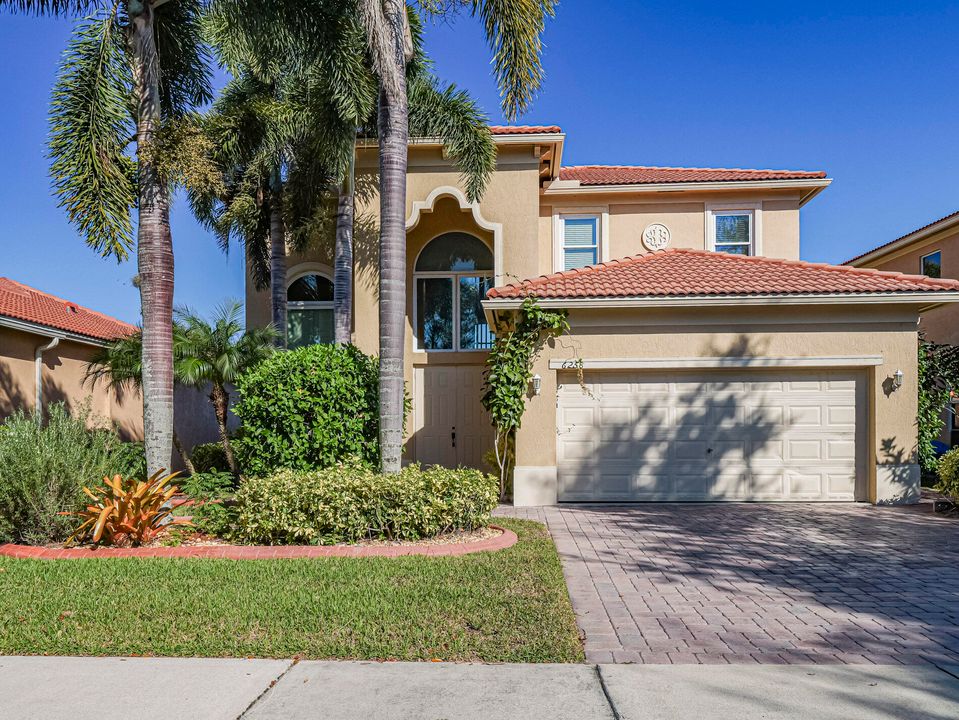 For Sale: $425,000 (4 beds, 2 baths, 2229 Square Feet)