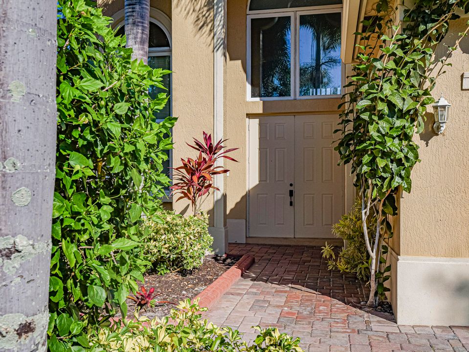 For Sale: $425,000 (4 beds, 2 baths, 2229 Square Feet)