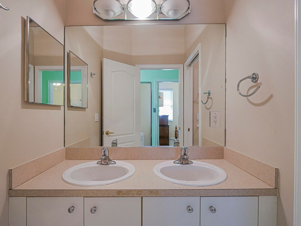 For Sale: $425,000 (4 beds, 2 baths, 2229 Square Feet)