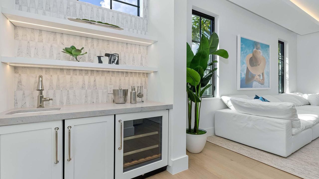 Activo con contrato: $10,450,000 (4 camas, 4 baños, 4344 Pies cuadrados)