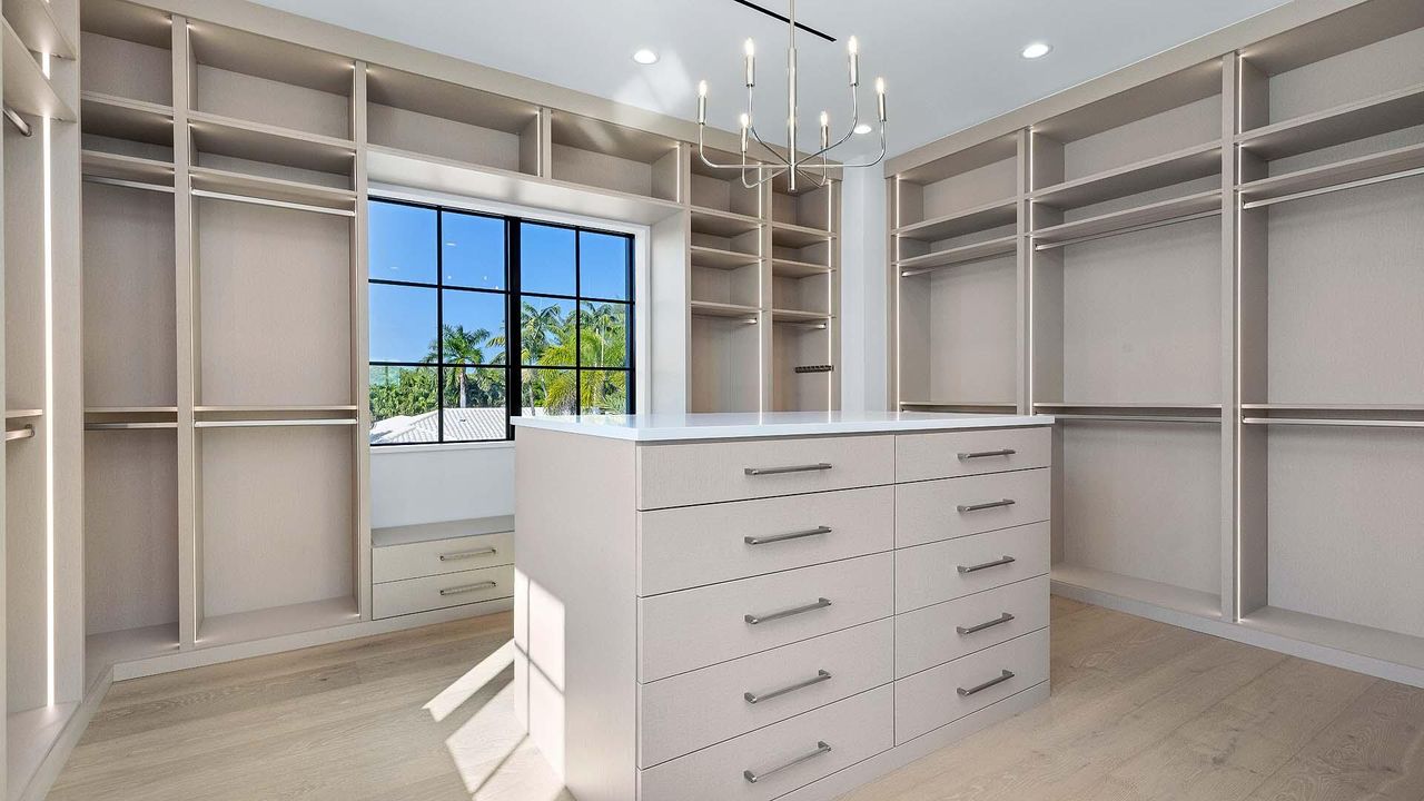 Activo con contrato: $10,450,000 (4 camas, 4 baños, 4344 Pies cuadrados)