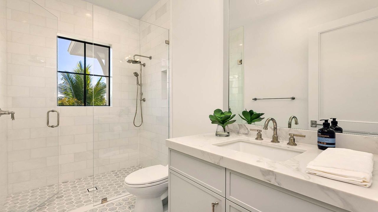 Activo con contrato: $10,450,000 (4 camas, 4 baños, 4344 Pies cuadrados)