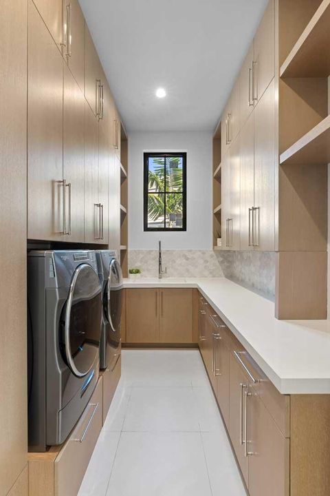 Activo con contrato: $10,450,000 (4 camas, 4 baños, 4344 Pies cuadrados)