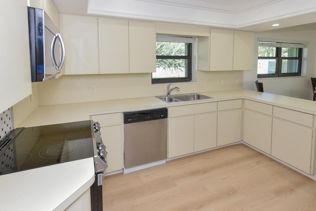 For Rent: $5,900 (3 beds, 2 baths, 1866 Square Feet)