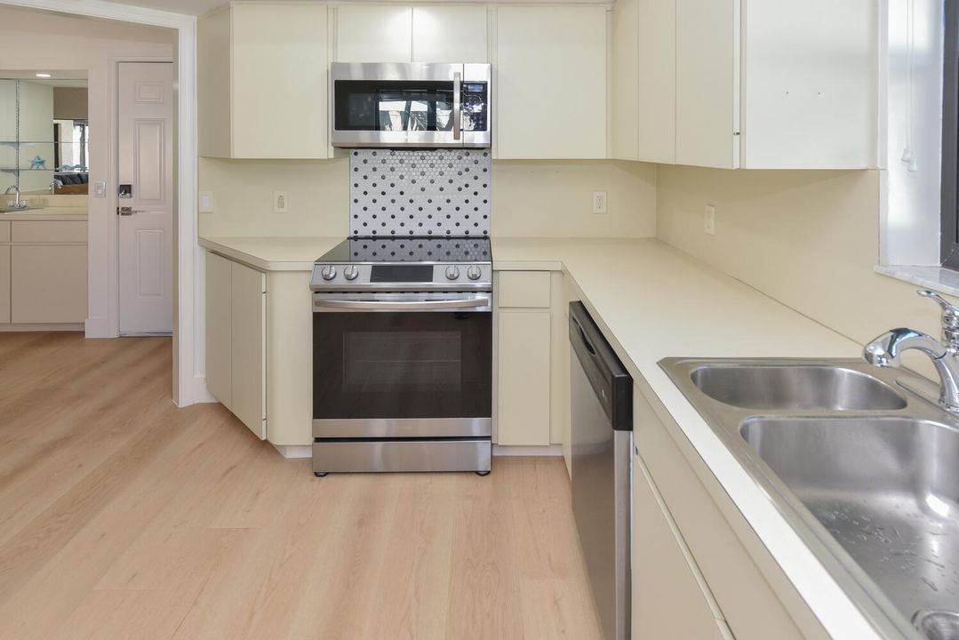 For Rent: $5,900 (3 beds, 2 baths, 1866 Square Feet)