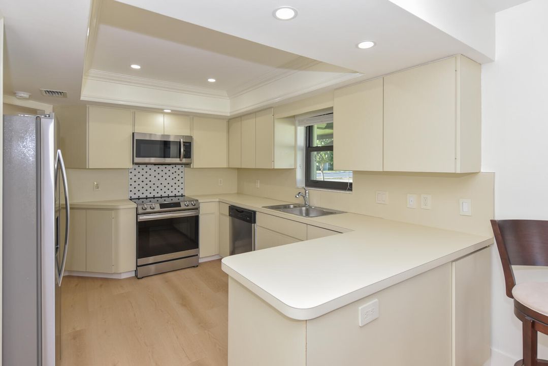 For Rent: $5,900 (3 beds, 2 baths, 1866 Square Feet)