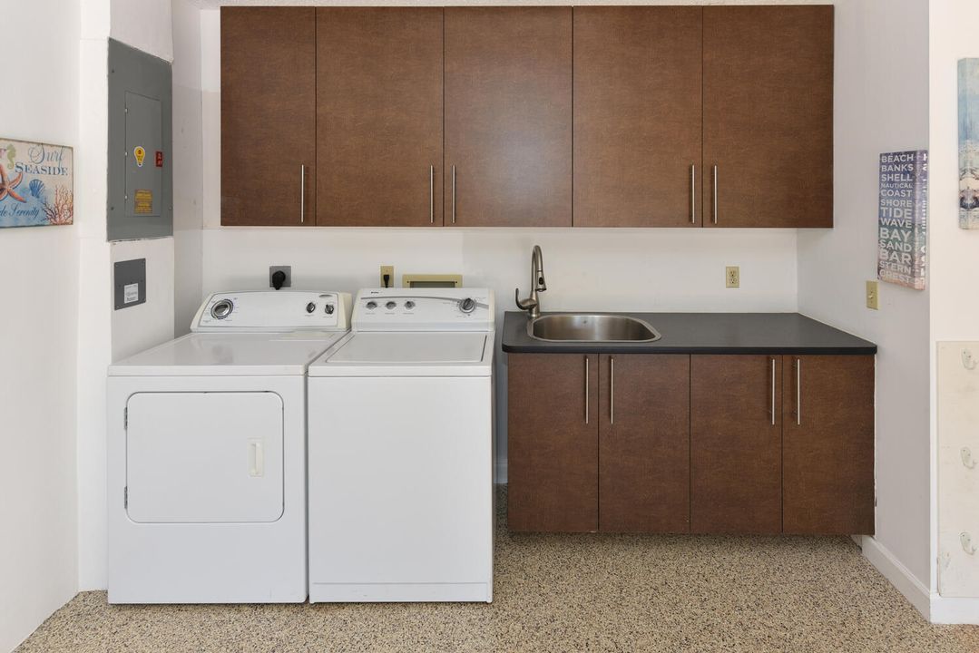 For Rent: $5,900 (3 beds, 2 baths, 1866 Square Feet)