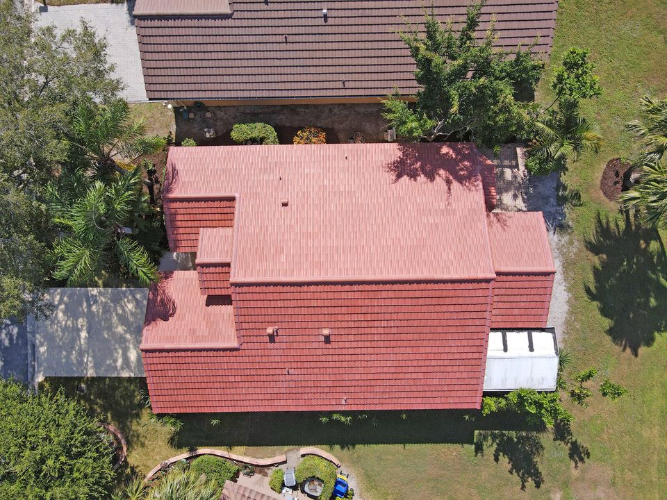 Active With Contract: $529,000 (3 beds, 2 baths, 1798 Square Feet)