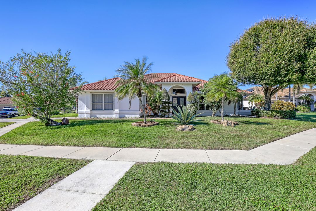 For Sale: $889,999 (4 beds, 2 baths, 2870 Square Feet)