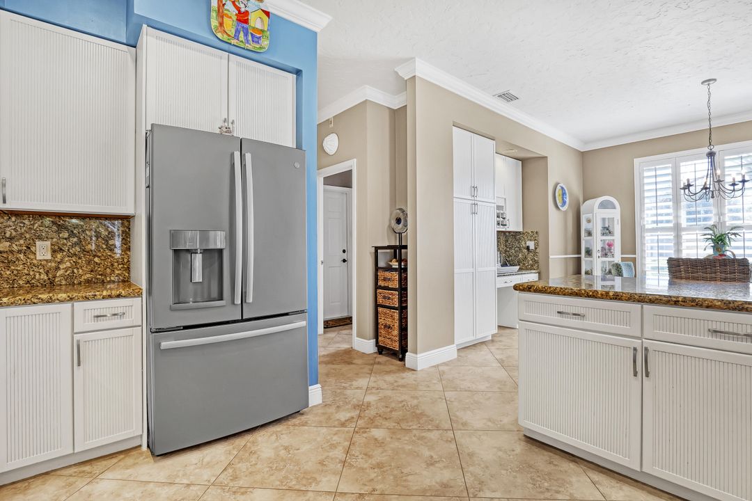 For Sale: $889,999 (4 beds, 2 baths, 2870 Square Feet)