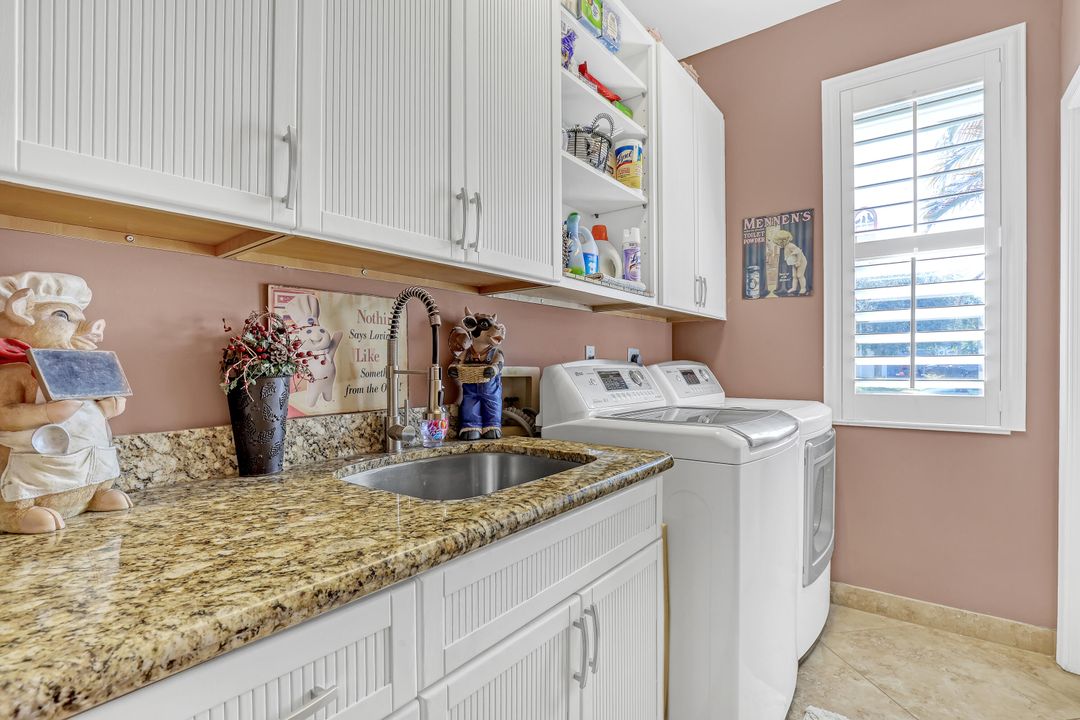 For Sale: $889,999 (4 beds, 2 baths, 2870 Square Feet)