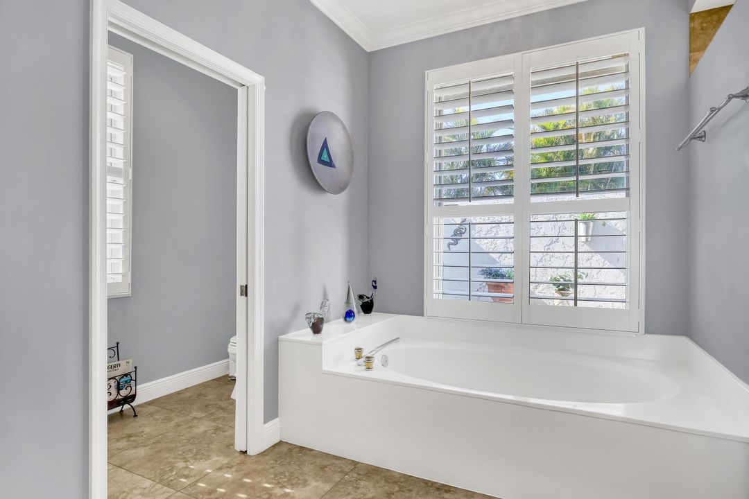 For Sale: $889,999 (4 beds, 2 baths, 2870 Square Feet)