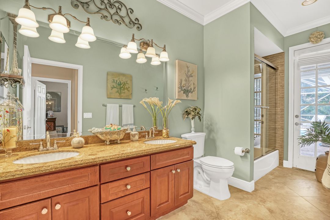 For Sale: $889,999 (4 beds, 2 baths, 2870 Square Feet)