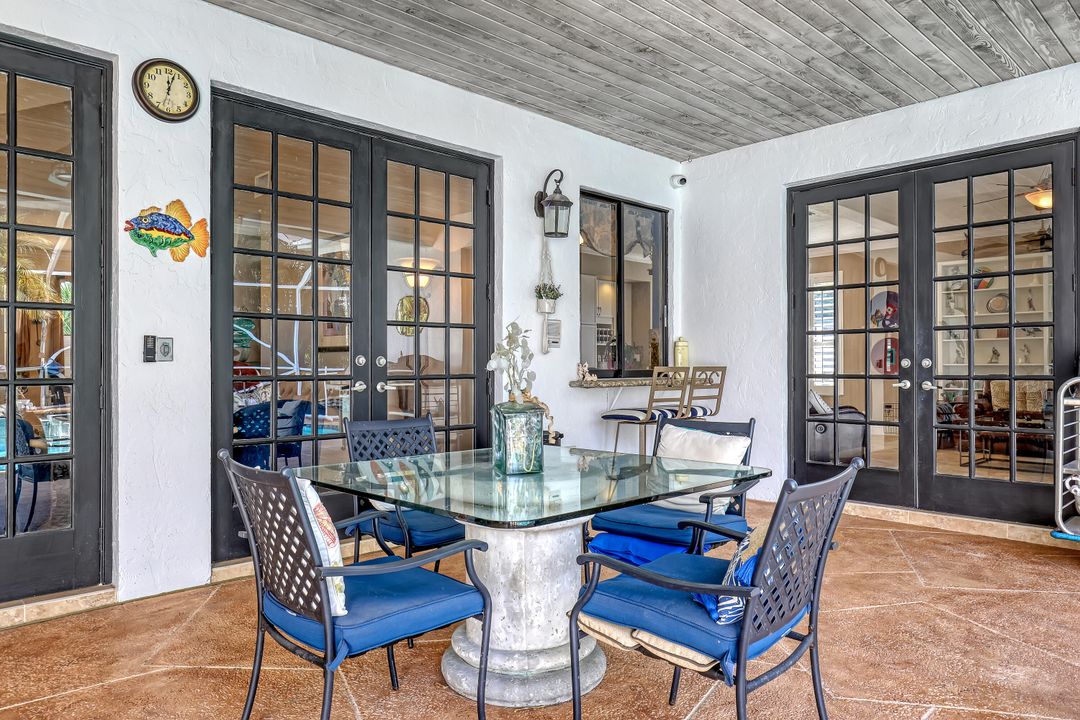 For Sale: $889,999 (4 beds, 2 baths, 2870 Square Feet)