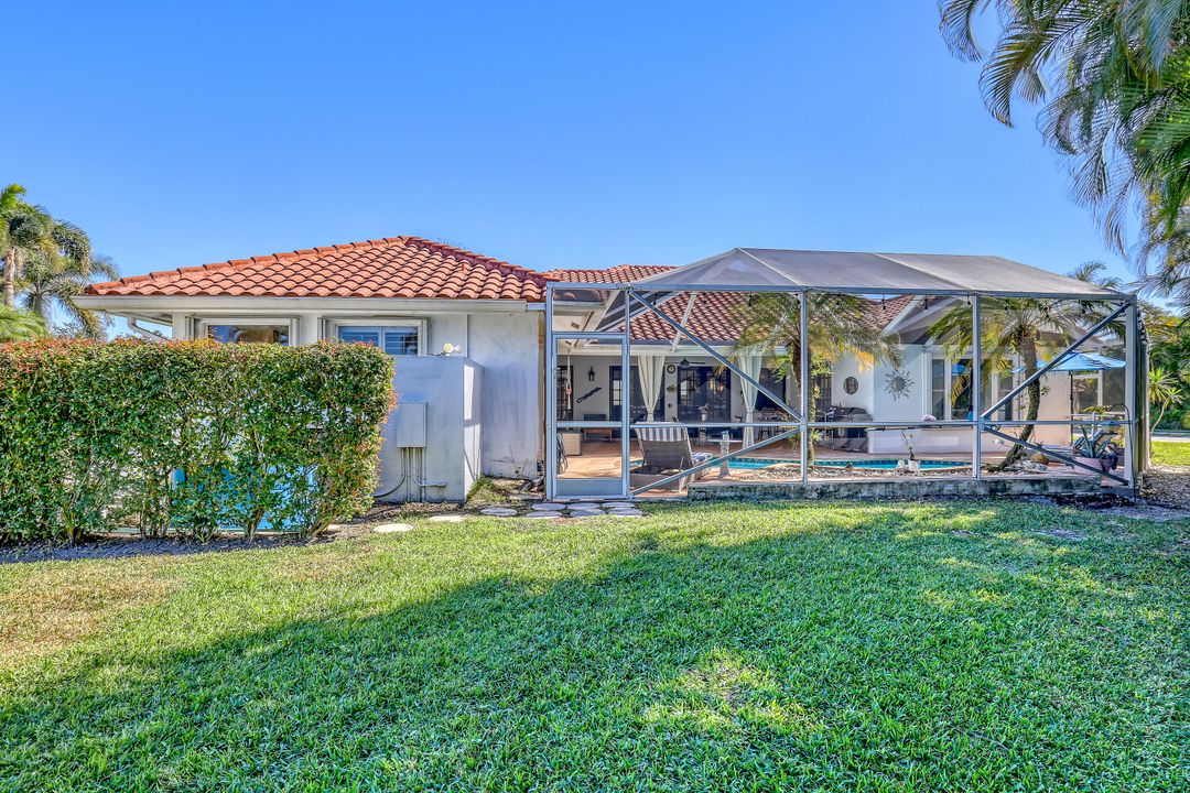 For Sale: $889,999 (4 beds, 2 baths, 2870 Square Feet)