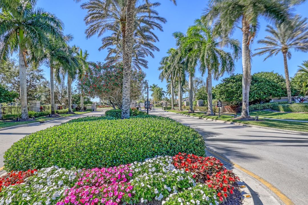 For Sale: $889,999 (4 beds, 2 baths, 2870 Square Feet)