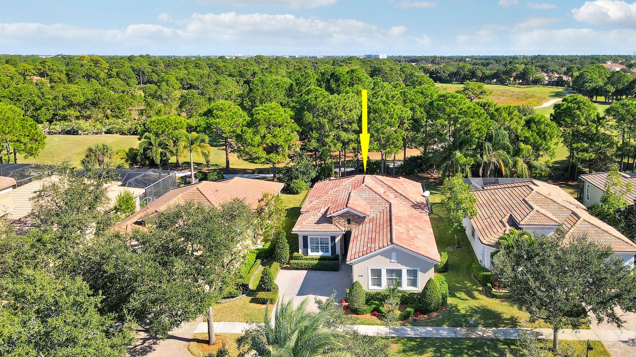 Под контрактом: $489,900 (2 спален, 2 ванн, 1876 Квадратных фут)