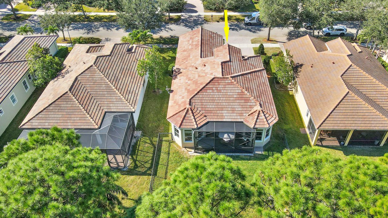 Под контрактом: $489,900 (2 спален, 2 ванн, 1876 Квадратных фут)