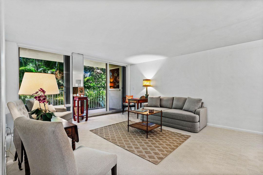 For Sale: $1,500,000 (2 beds, 2 baths, 953 Square Feet)