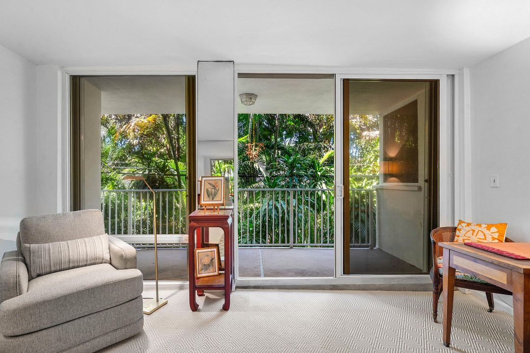 For Sale: $1,500,000 (2 beds, 2 baths, 953 Square Feet)