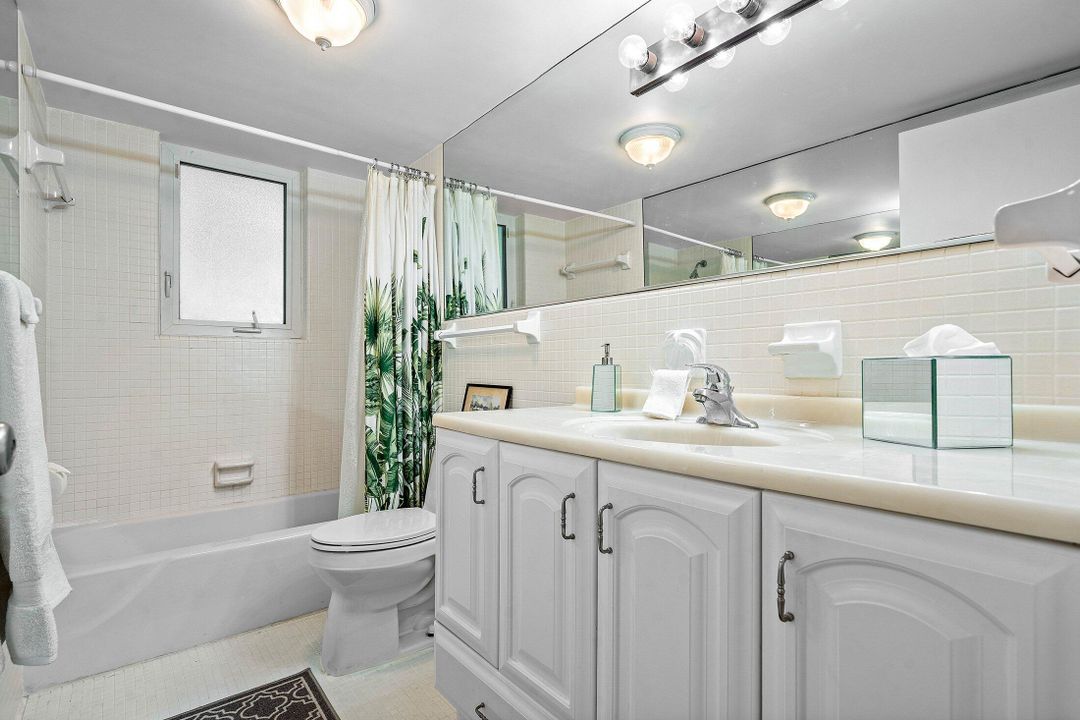 For Sale: $1,500,000 (2 beds, 2 baths, 953 Square Feet)