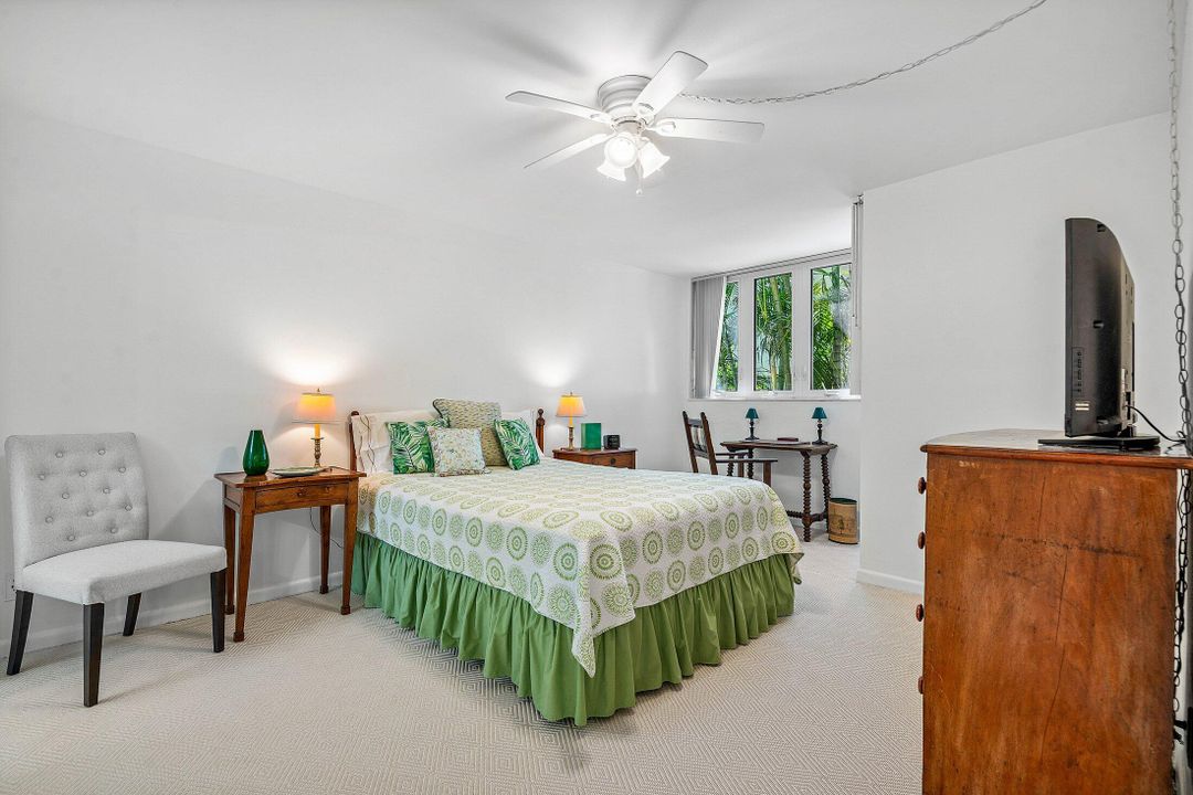 For Sale: $1,500,000 (2 beds, 2 baths, 953 Square Feet)