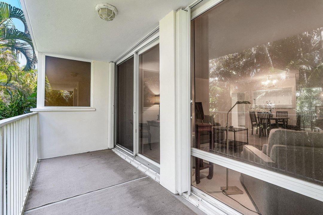 For Sale: $1,500,000 (2 beds, 2 baths, 953 Square Feet)