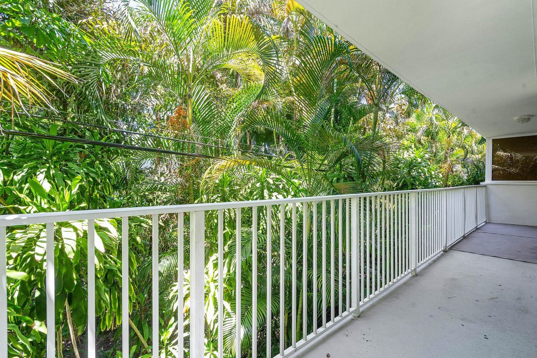 For Sale: $1,500,000 (2 beds, 2 baths, 953 Square Feet)