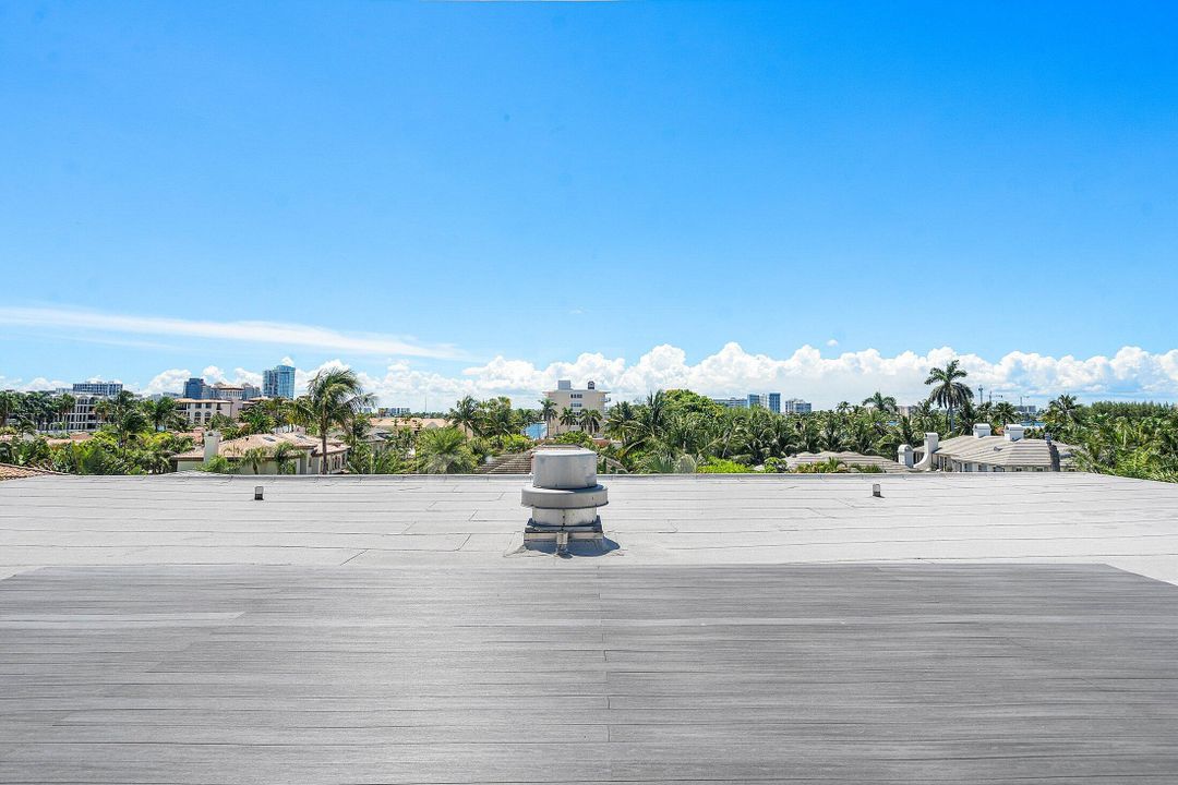 For Sale: $1,500,000 (2 beds, 2 baths, 953 Square Feet)