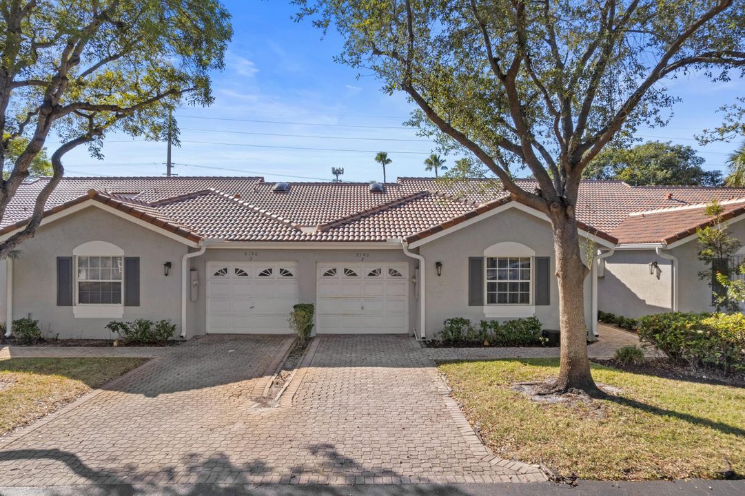 For Sale: $369,000 (2 beds, 2 baths, 1611 Square Feet)