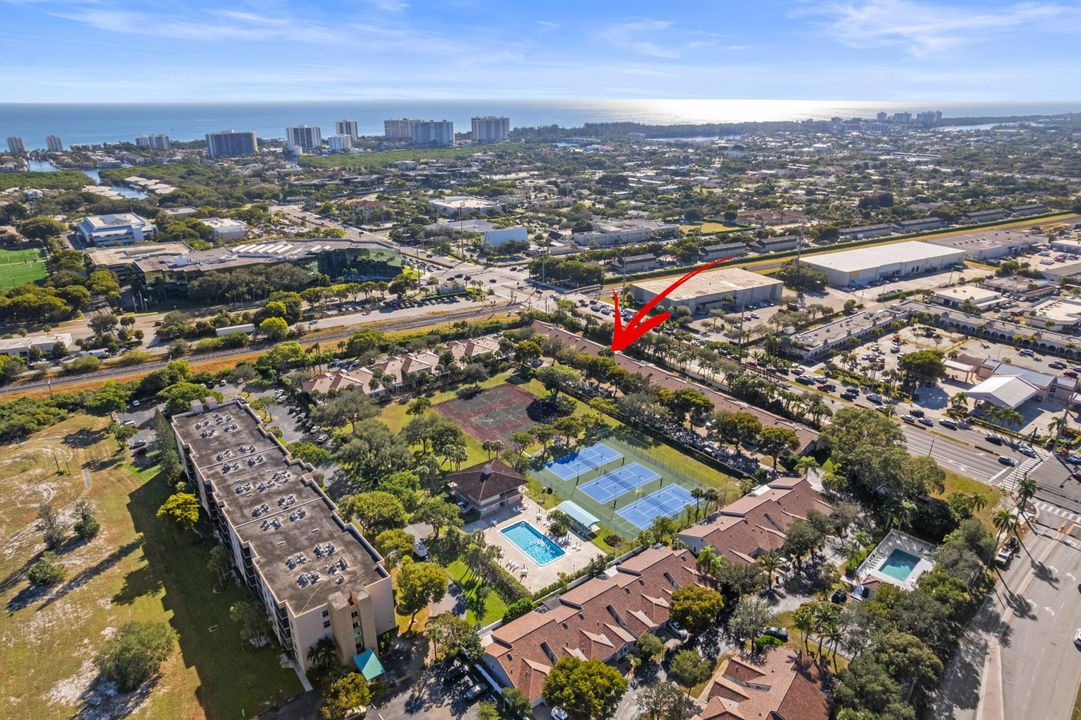 For Sale: $369,000 (2 beds, 2 baths, 1611 Square Feet)