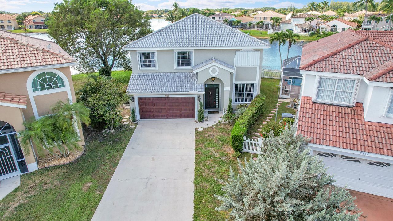 For Rent: $4,200 (4 beds, 2 baths, 2553 Square Feet)