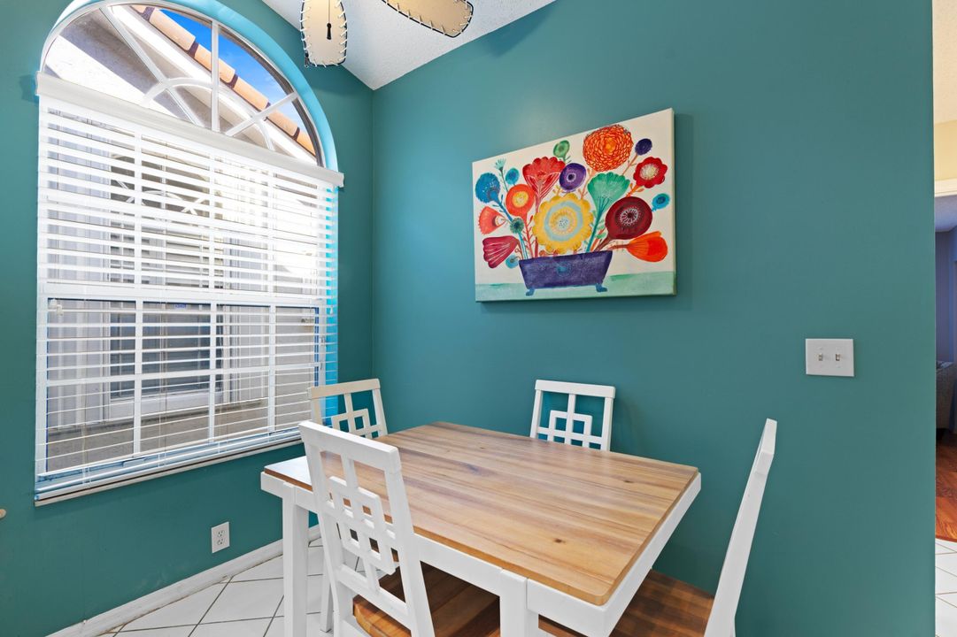 For Sale: $369,000 (2 beds, 2 baths, 1611 Square Feet)