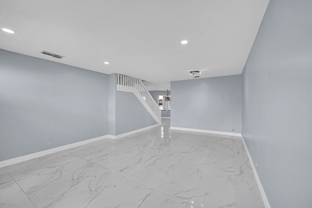 For Rent: $4,200 (4 beds, 2 baths, 2553 Square Feet)