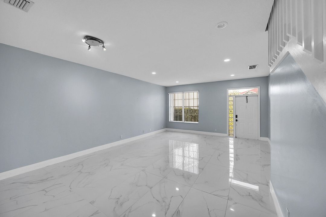 For Rent: $4,200 (4 beds, 2 baths, 2553 Square Feet)