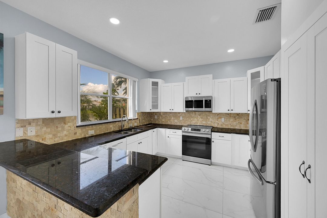 For Rent: $4,200 (4 beds, 2 baths, 2553 Square Feet)