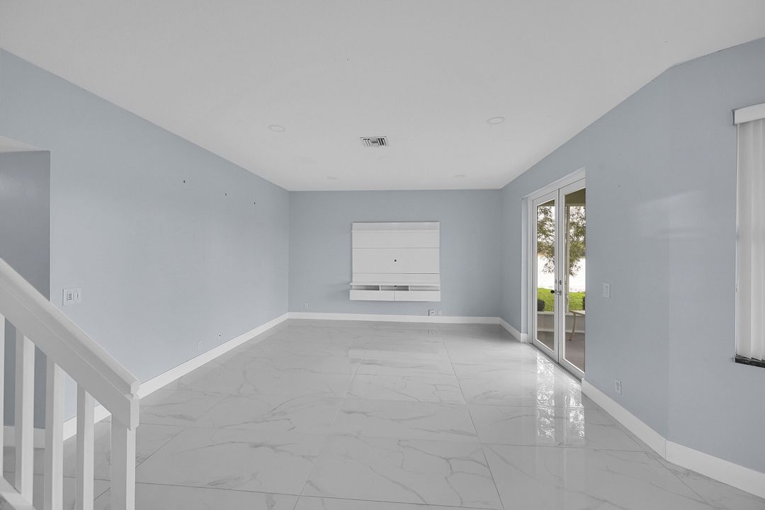 For Rent: $4,200 (4 beds, 2 baths, 2553 Square Feet)