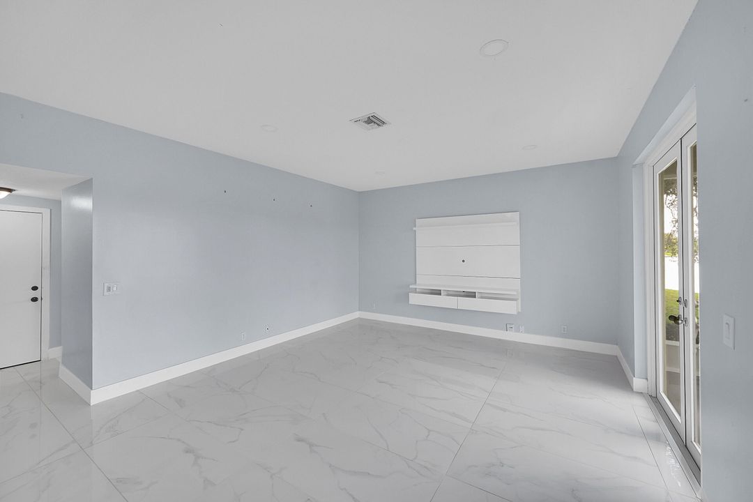 For Rent: $4,200 (4 beds, 2 baths, 2553 Square Feet)