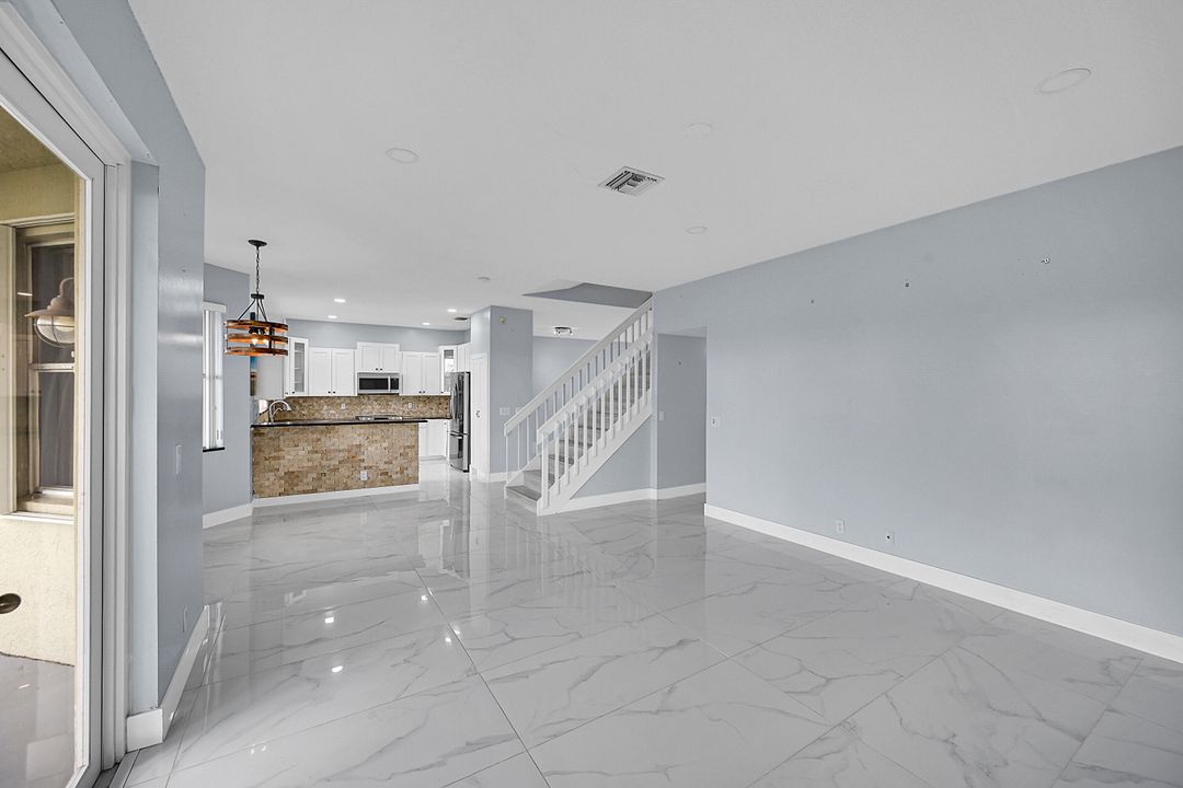 For Rent: $4,200 (4 beds, 2 baths, 2553 Square Feet)