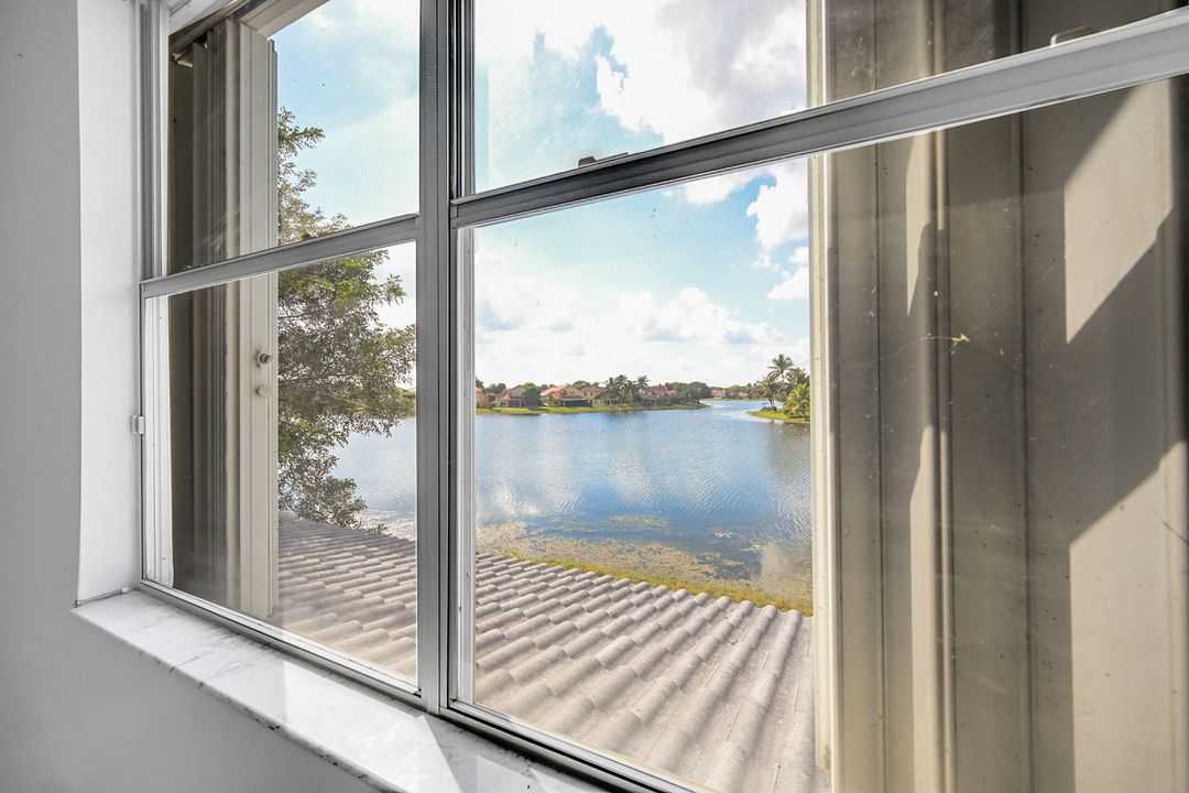 For Rent: $4,200 (4 beds, 2 baths, 2553 Square Feet)