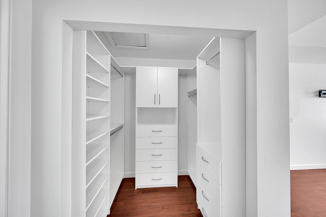 For Rent: $4,200 (4 beds, 2 baths, 2553 Square Feet)