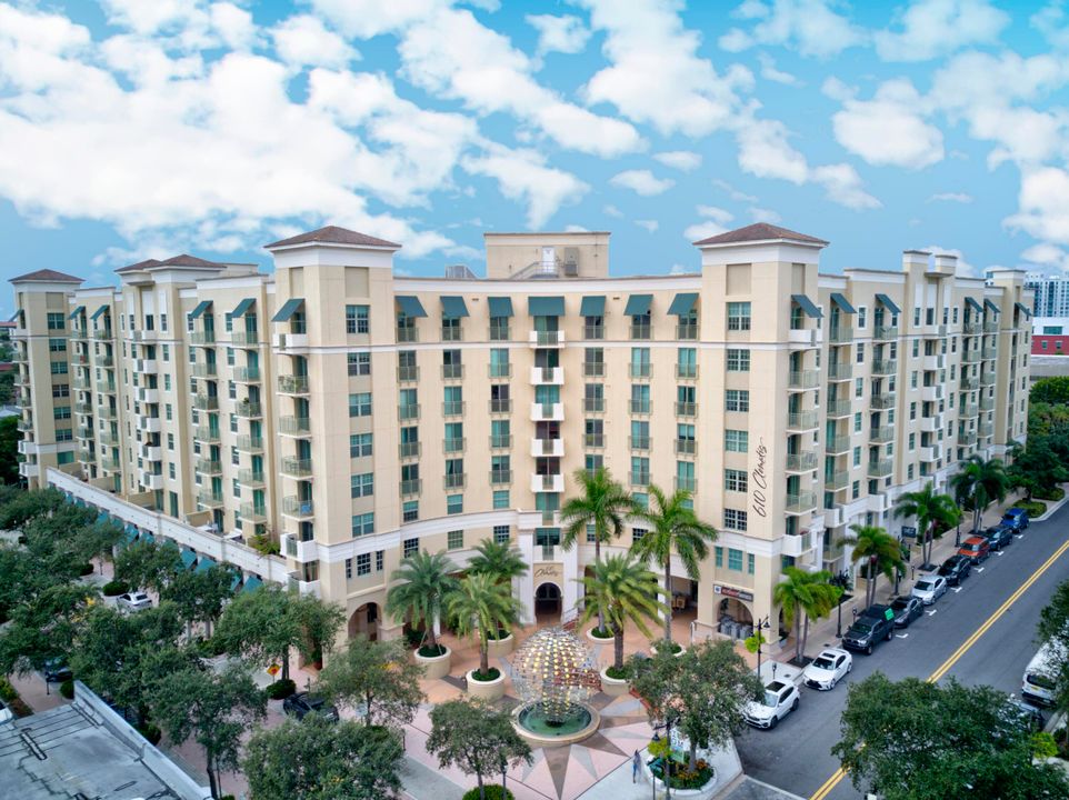 出租: $4,200 (2 贝兹, 2 浴室, 1360 平方英尺)