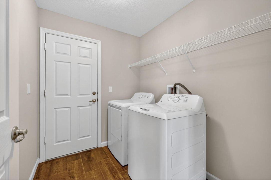 待售: $424,750 (4 贝兹, 2 浴室, 1833 平方英尺)