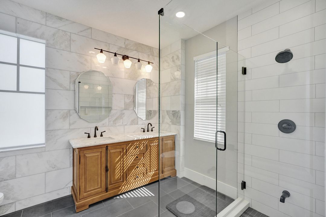 出租: $4,500 (3 贝兹, 3 浴室, 1957 平方英尺)