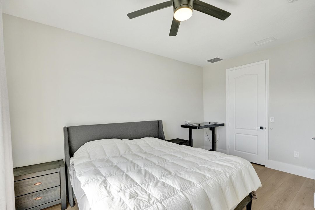 出租: $4,500 (3 贝兹, 3 浴室, 1957 平方英尺)