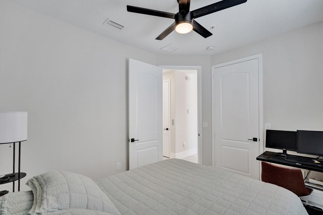 出租: $4,500 (3 贝兹, 3 浴室, 1957 平方英尺)